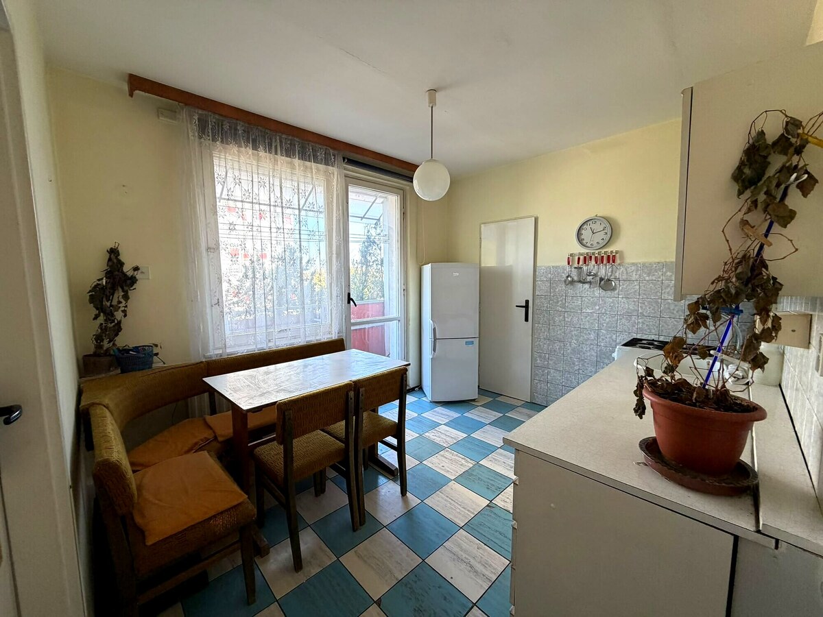 Exkluzívne na predaj štvorizbový byt v bližšom centre mesta. — foto 14