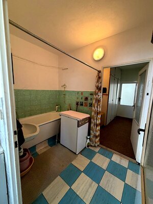 Exkluzívne na predaj štvorizbový byt v bližšom centre mesta. — foto 10