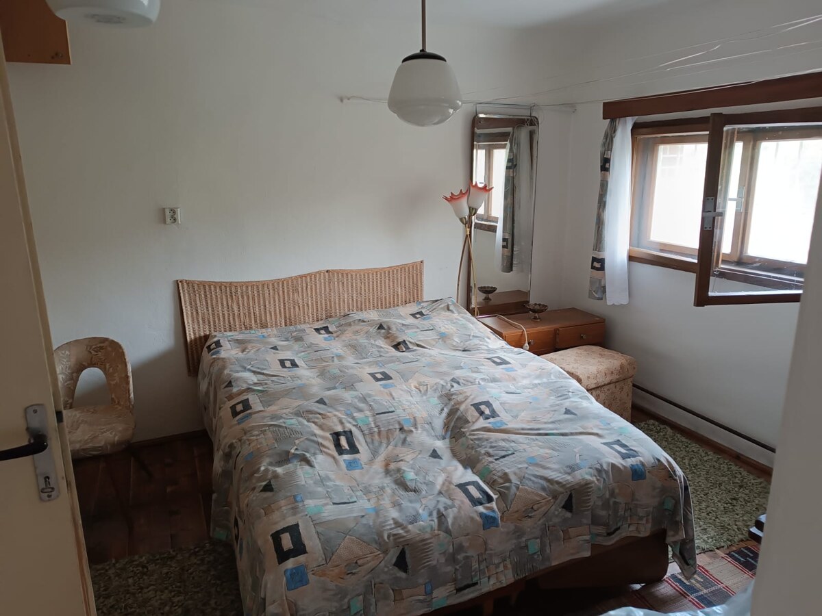 Dom so záhradou a ovocnými stromami na pokojnom mieste – Nová Baňa — foto 9