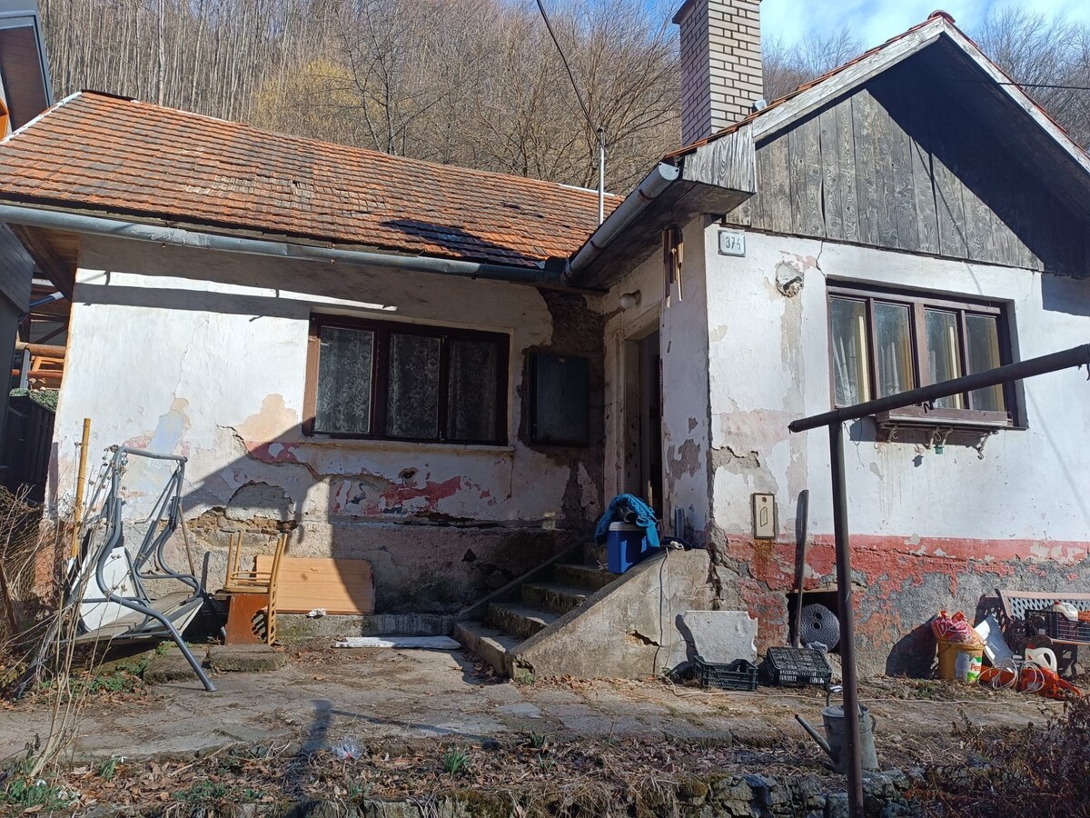 Na predaj chalupa  Banská Hodruša v tichej lokalite — foto 3