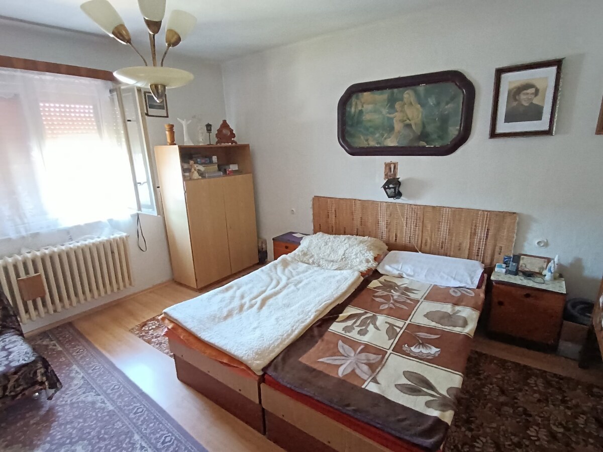 Na predaj rodinný dom s dvomi bytmi v Novej Bani — foto 11