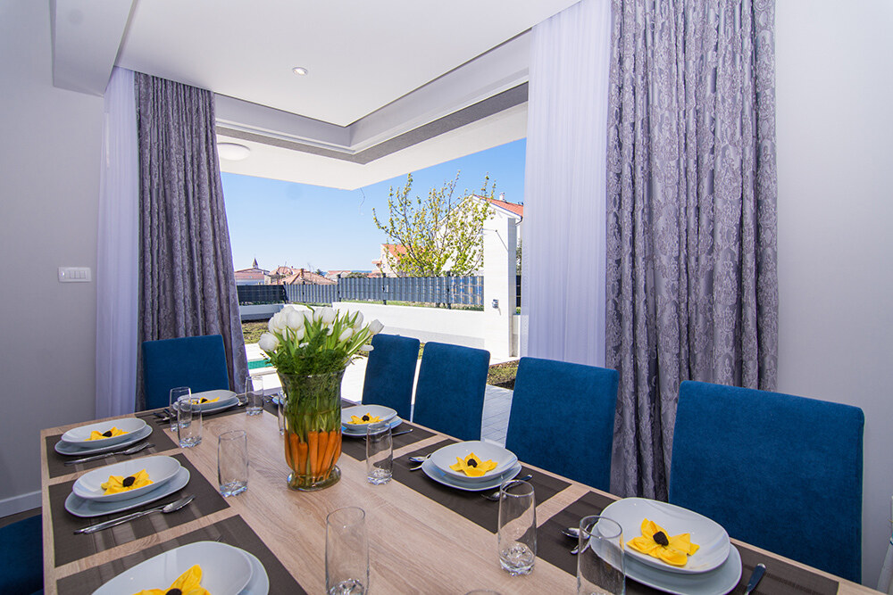 MODERNÍ LUXUSNÍ VILA 350 M OD MOŘE, KAŠTEL KAMBELOVAC — foto 5
