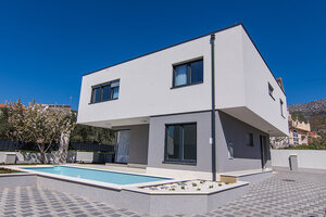 MODERNÍ LUXUSNÍ VILA 350 M OD MOŘE, KAŠTEL KAMBELOVAC — foto 1