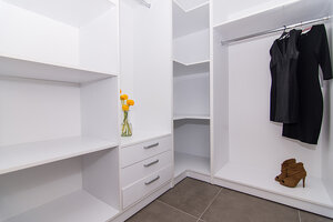 MODERNÍ LUXUSNÍ VILA 350 M OD MOŘE, KAŠTEL KAMBELOVAC — foto 9