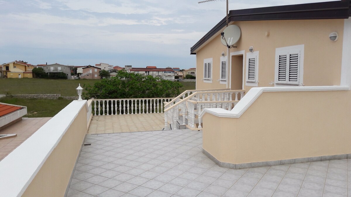 Apartmánový dom 1. rada pri mori — foto 2