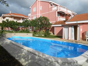 VILLA S BAZÉNOM A VÝHĽADOM NA MORE, ZADAR — foto 1