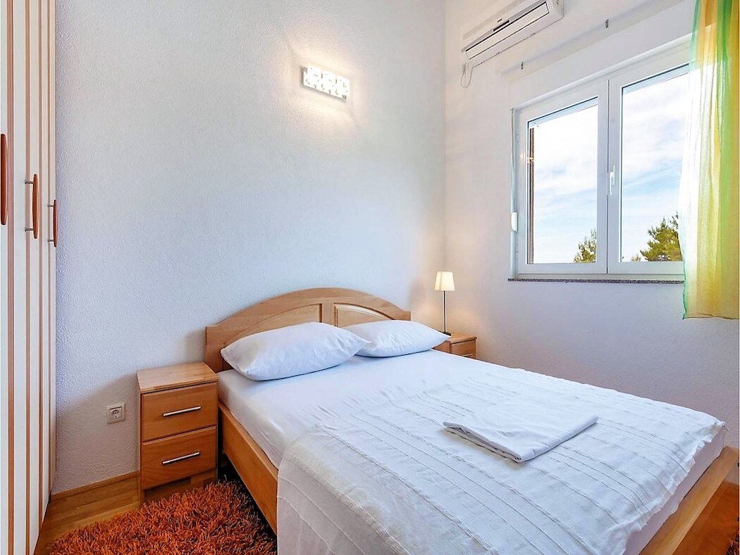 APARTMÁNOVÁ VILA S BAZÉNOM A VÝHĽADOM NA MORE — foto 14