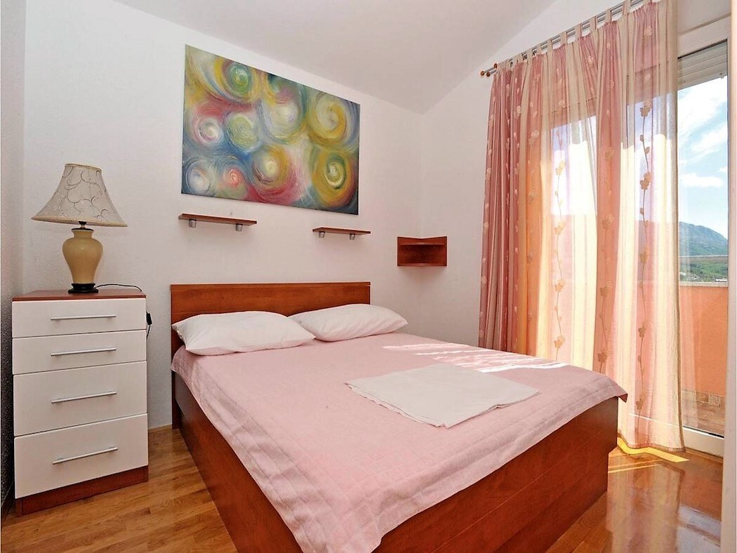 APARTMÁNOVÁ VILA S BAZÉNOM A VÝHĽADOM NA MORE — foto 15
