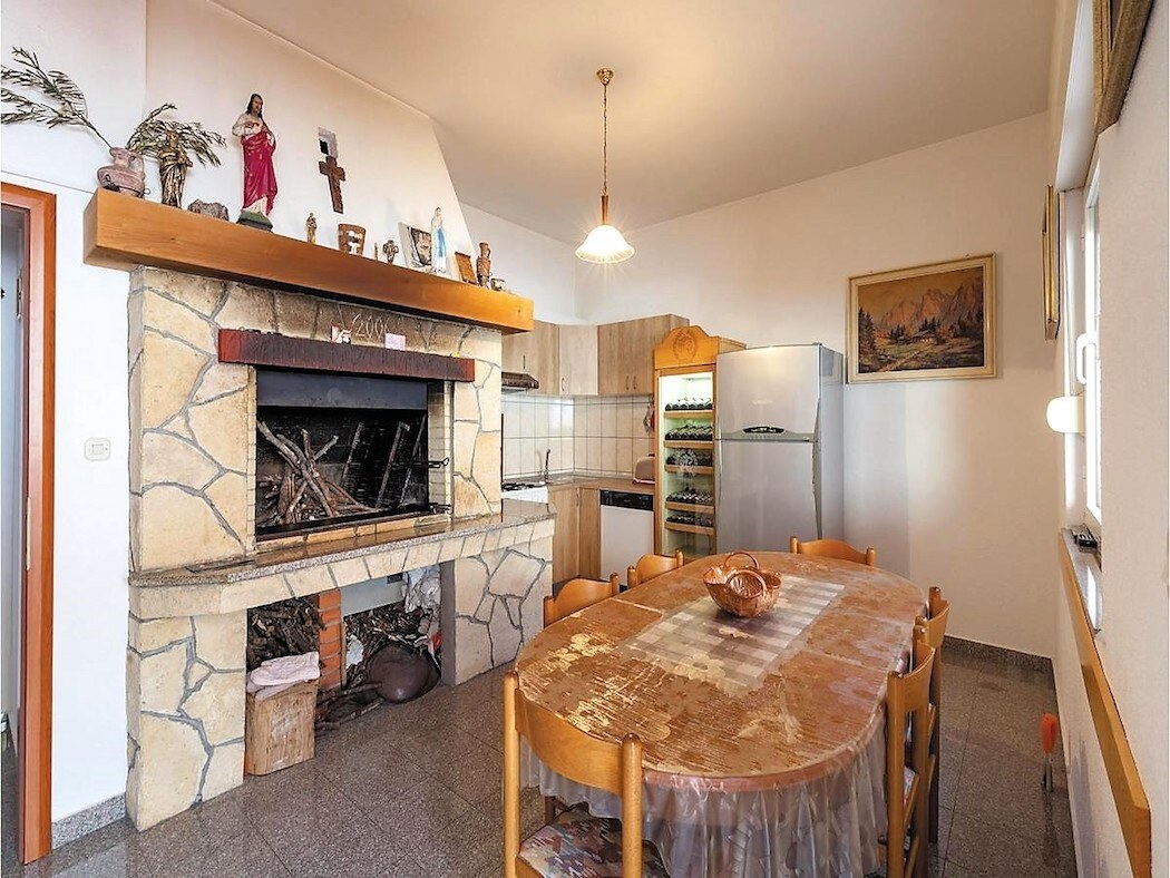 APARTMÁNOVÁ VILA S BAZÉNOM A VÝHĽADOM NA MORE — foto 19