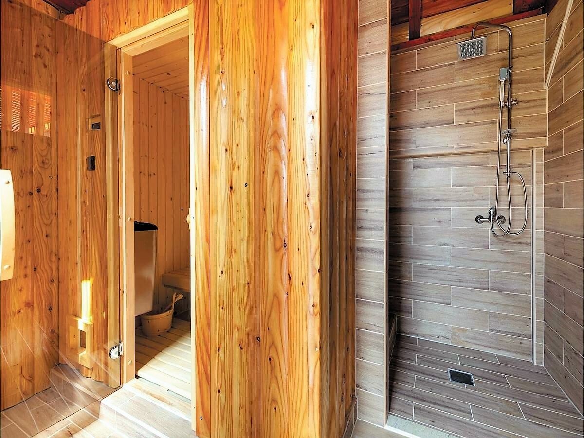 APARTMÁNOVÁ VILA S BAZÉNOM A VÝHĽADOM NA MORE — foto 20