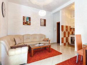 APARTMÁNOVÁ VILA S BAZÉNOM A VÝHĽADOM NA MORE — foto 10