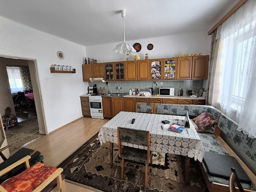 Čiastočne podpivničený RD Dedinka 1100m2 pozemok — foto 7