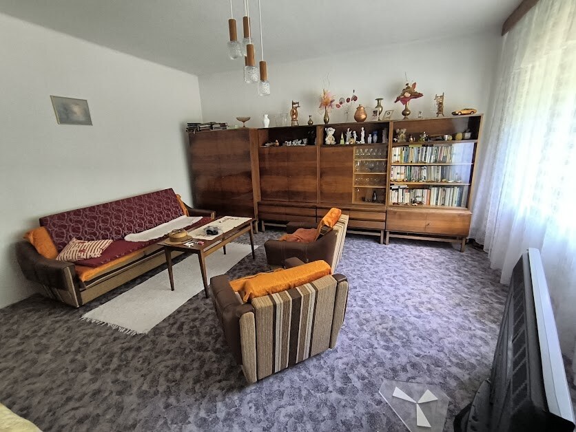 Čiastočne podpivničený RD Dedinka 1100m2 pozemok — foto 8