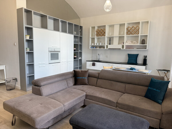 NA PRENÁJOM_výhľad z balkóna na Urbanovu vežu_Košice_115 m2_3 izbový