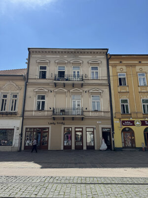NA PREDAJ MEŠTIANSKY DOM na HLAVNEJ ulici_oproti Urbanovej veži — foto 1