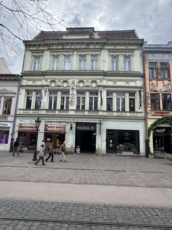 NA PREDAJ_MEŠTIANSKY DOM na HLAVNEJ ULICI V KOŠICIACH_historické centrum_NKP