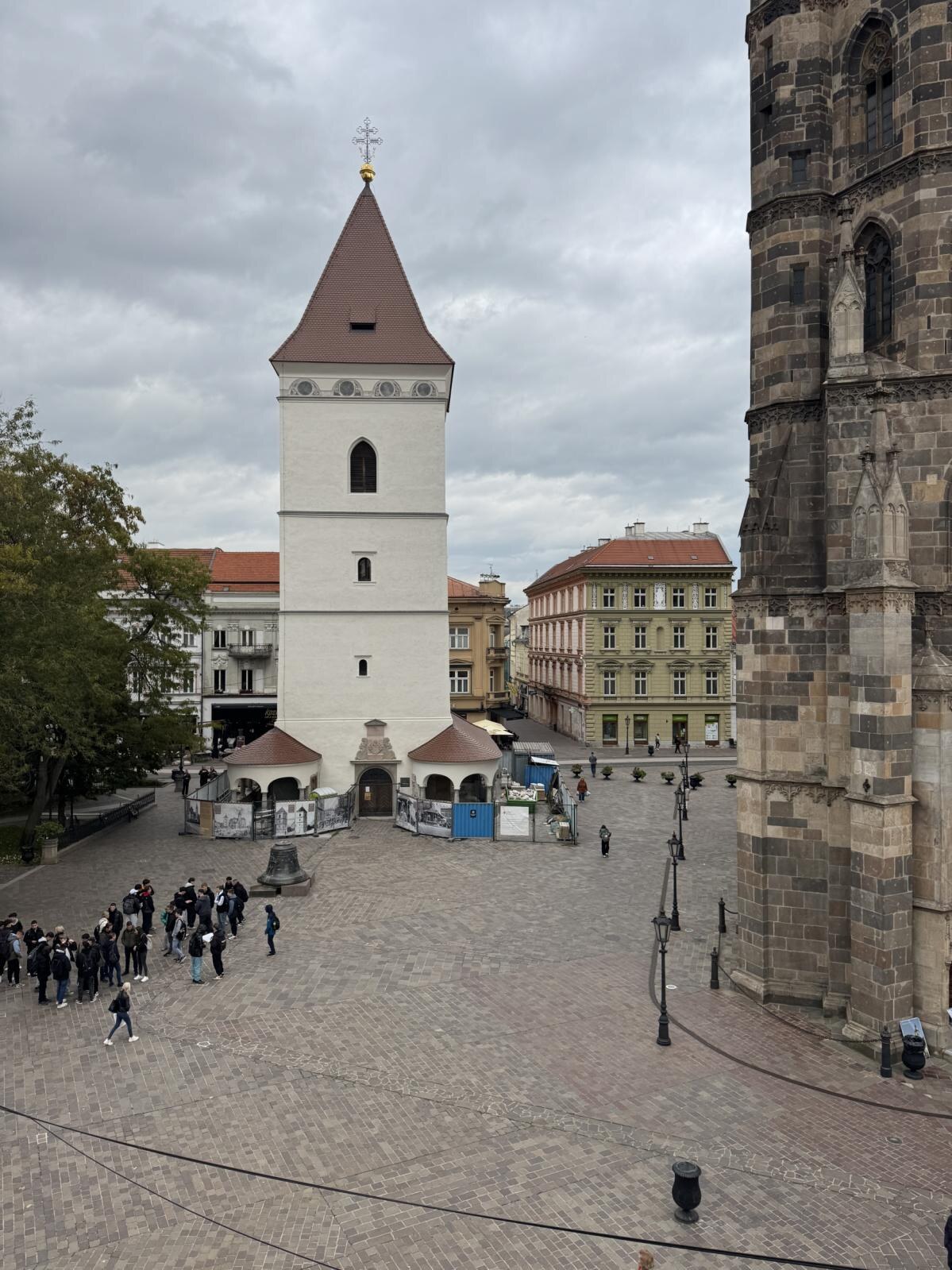 NA PRENÁJOM_výhľad z balkóna na Urbanovu vežu_Košice_115 m2_3,5 izby — foto 12