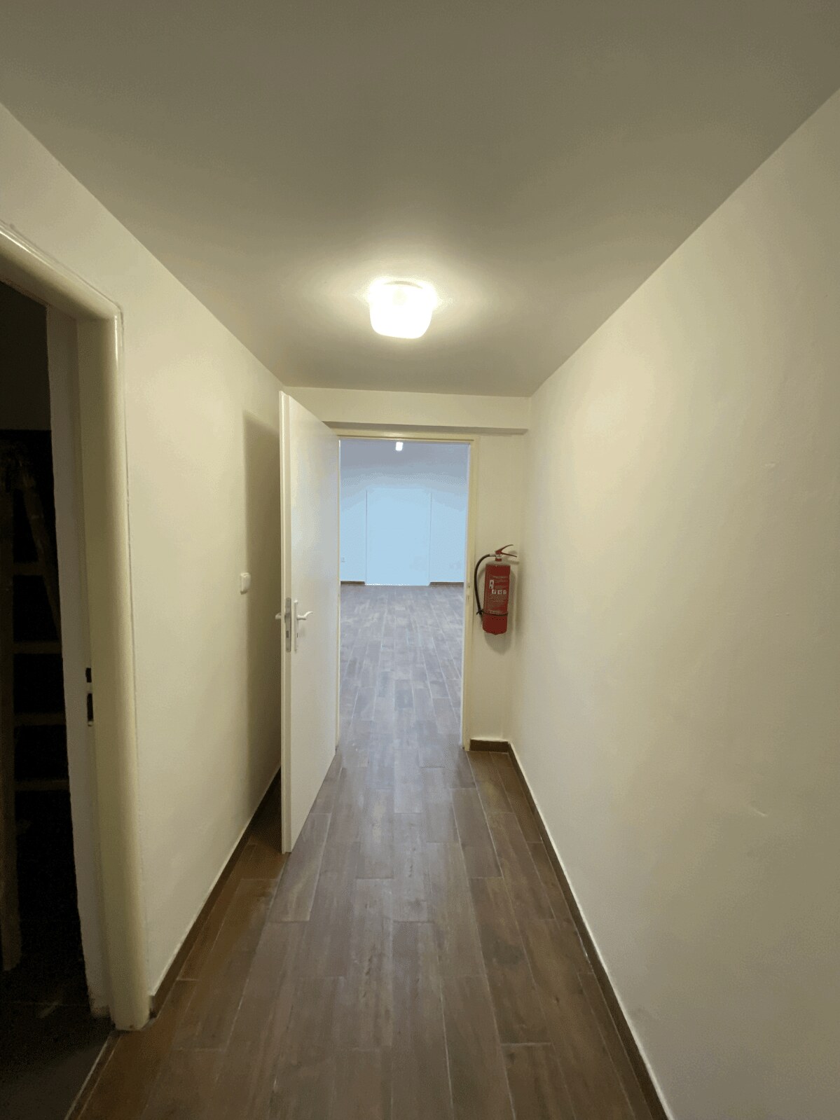NA PRENÁJOM - obchodné priestory v centre Košic - Hlavná ulica — foto 2