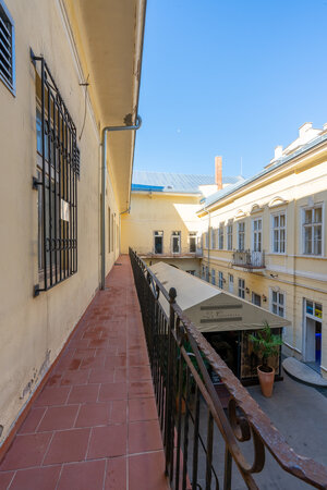 NA PRENÁJOM - obchodné priestory v centre Košic - Hlavná ulica — foto 5