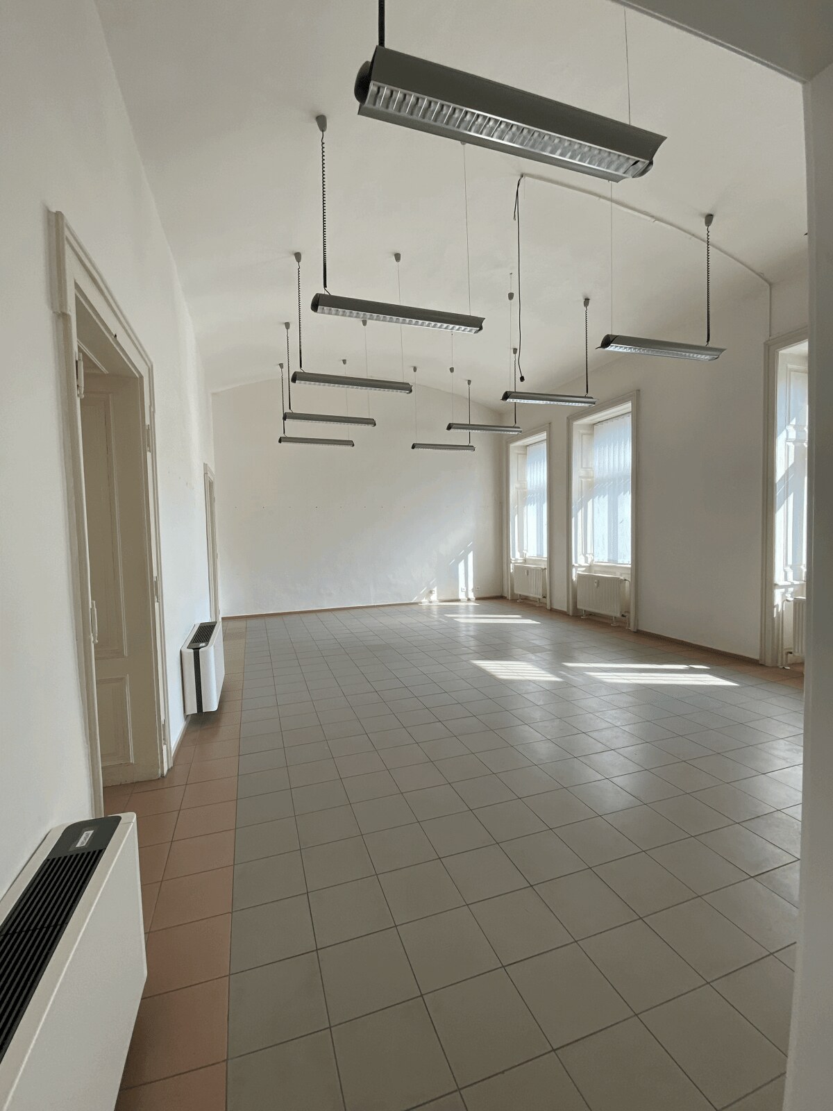 NA PRENÁJOM - obchodné priestory v centre Košic - Hlavná ulica — foto 5