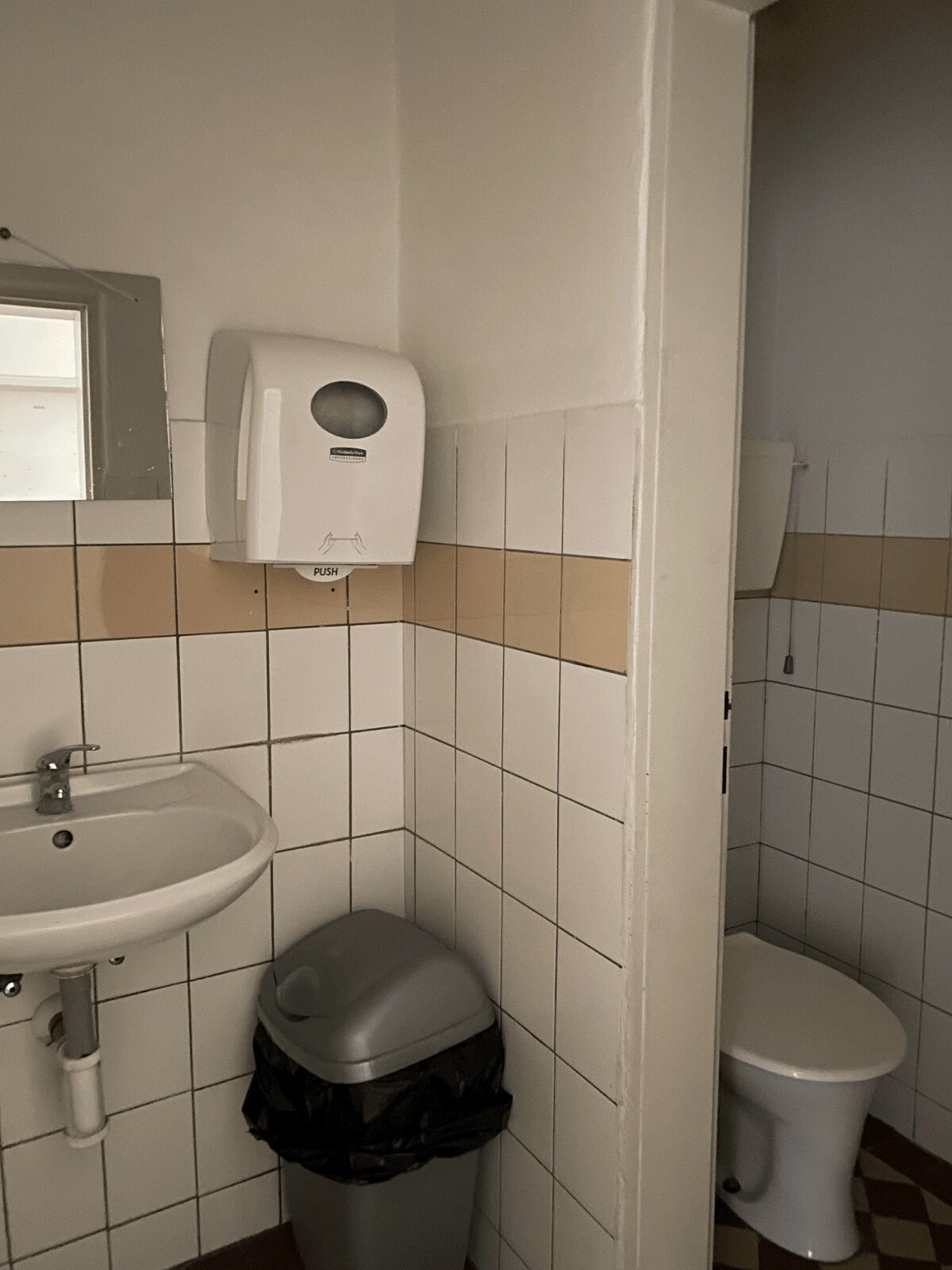 NA PRENÁJOM - obchodné priestory v centre Košic - Hlavná ulica — foto 7