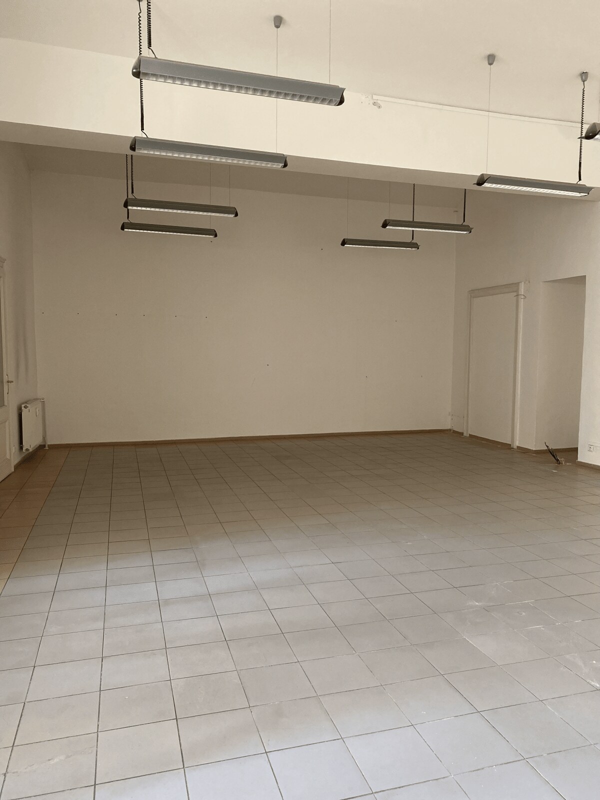NA PRENÁJOM - obchodné priestory v centre Košic - Hlavná ulica — foto 14