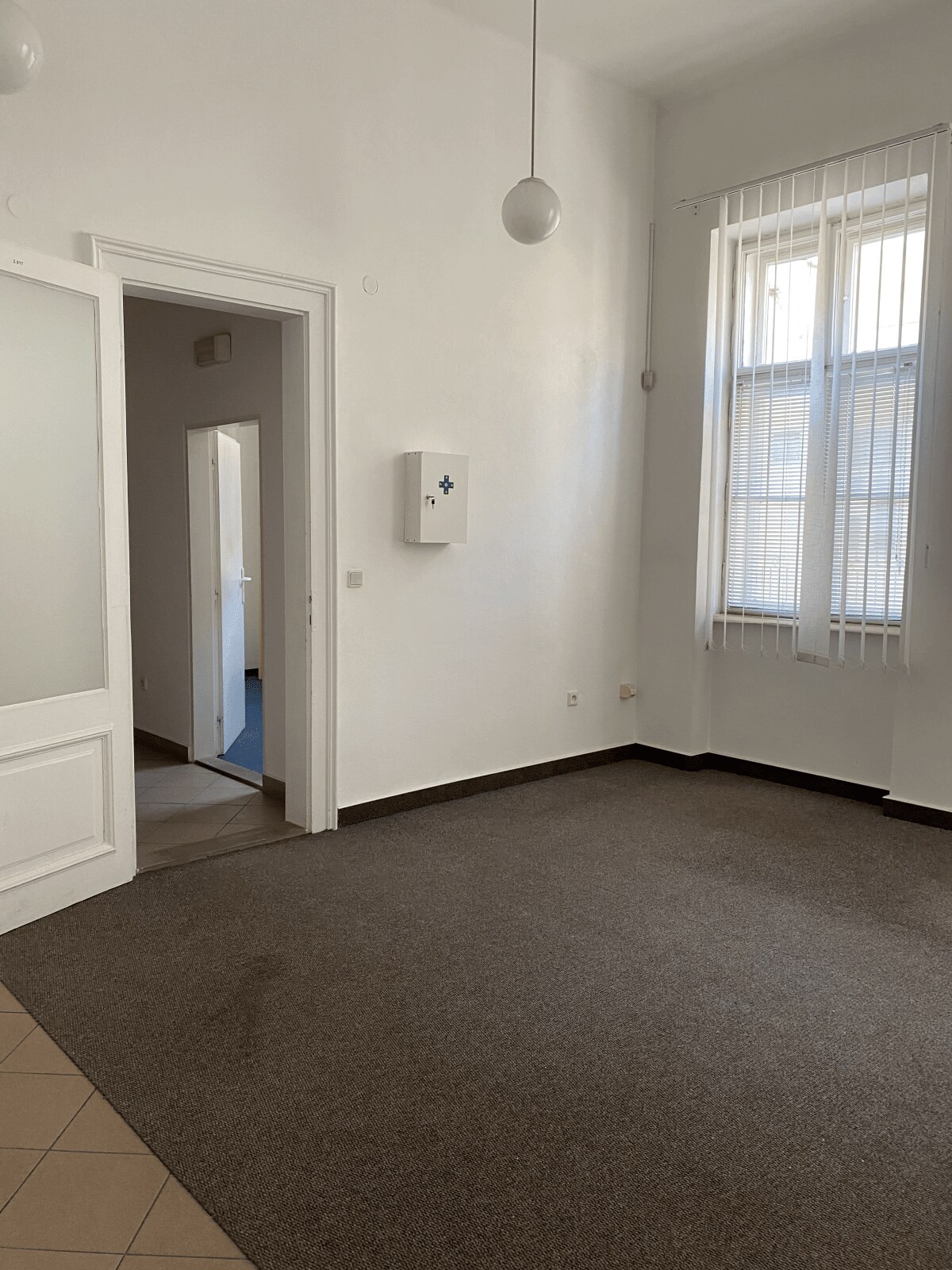 NA PRENÁJOM - obchodné priestory v centre Košic - Hlavná ulica — foto 15