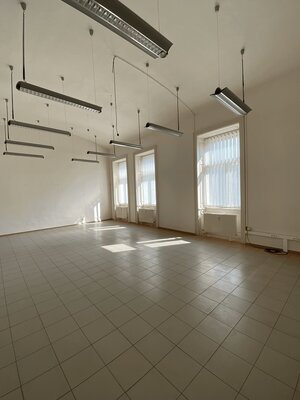 NA PRENÁJOM - obchodné priestory v centre Košic - Hlavná ulica — foto 12