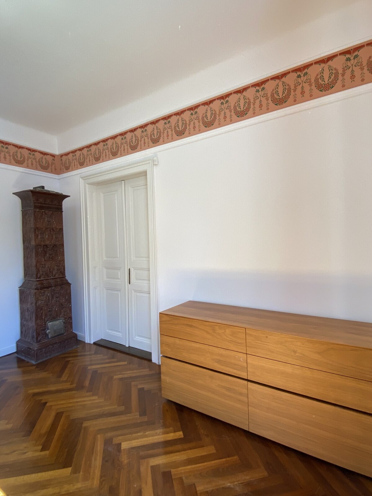 Čaro a noblesa prvej republiky spojené s moderným komfortom - exkluzívny prenájom 3-izb. bytu Palisády — foto 10