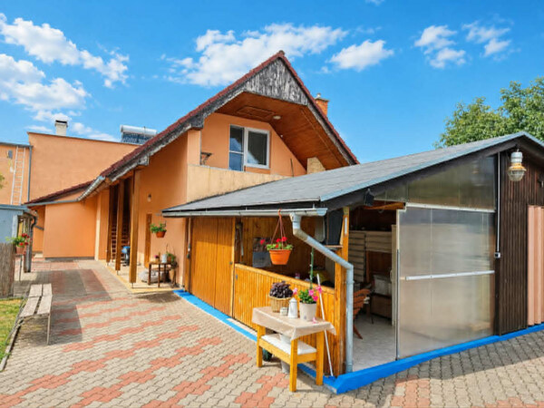 EXKLUZÍVNE-SPEKTRUM REALITY- Predaj  spoluvlastníckeho podielu- na rodinnom dome s pozemkom 666 m2, Lutila, okres Žiar nad Hronom