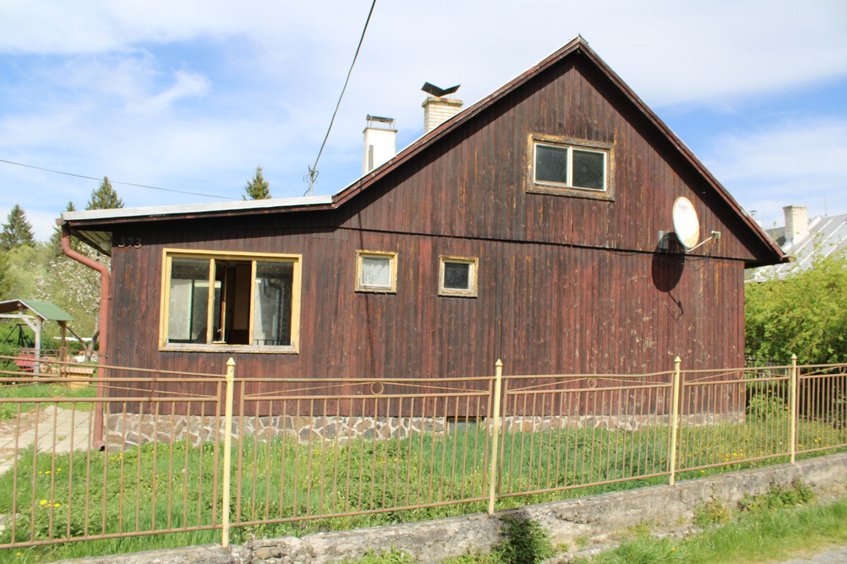EXKLUZÍVNE-SPEKTRUM REALITY- Na predaj 3-izbový rodinný dom / chalupa s pozemkom 246 m2, Sklené, okres Turčianske Teplice — foto 2