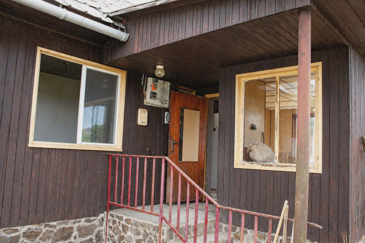 EXKLUZÍVNE-SPEKTRUM REALITY- Na predaj 3-izbový rodinný dom / chalupa s pozemkom 246 m2, Sklené, okres Turčianske Teplice — foto 4