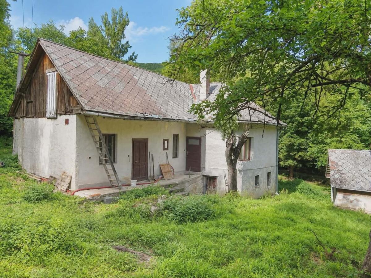 EXKLUZÍVNE-SPEKTRUM REALITY- Na predaj 3-izbový rodinný dom / chalupa s pozemkom 1840 m2, Valaská Bela, okres Prievidza — foto 2