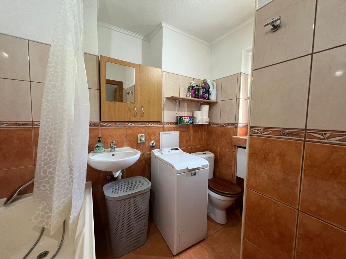 SPEKTRUM REALITY- Na PRENÁJOM komplet rekonštruovaný 2- izbový byt Handlová, ul. 29. Augusta — foto 9