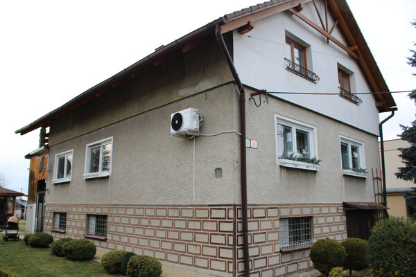 EXKLUZÍVNE-SPEKTRUM REALITY - Na PREDAJ Dvojgeneračný 7-izbový rodinný dom s garážou, Kamenec pod Vtáčnikom, okres Prievidza