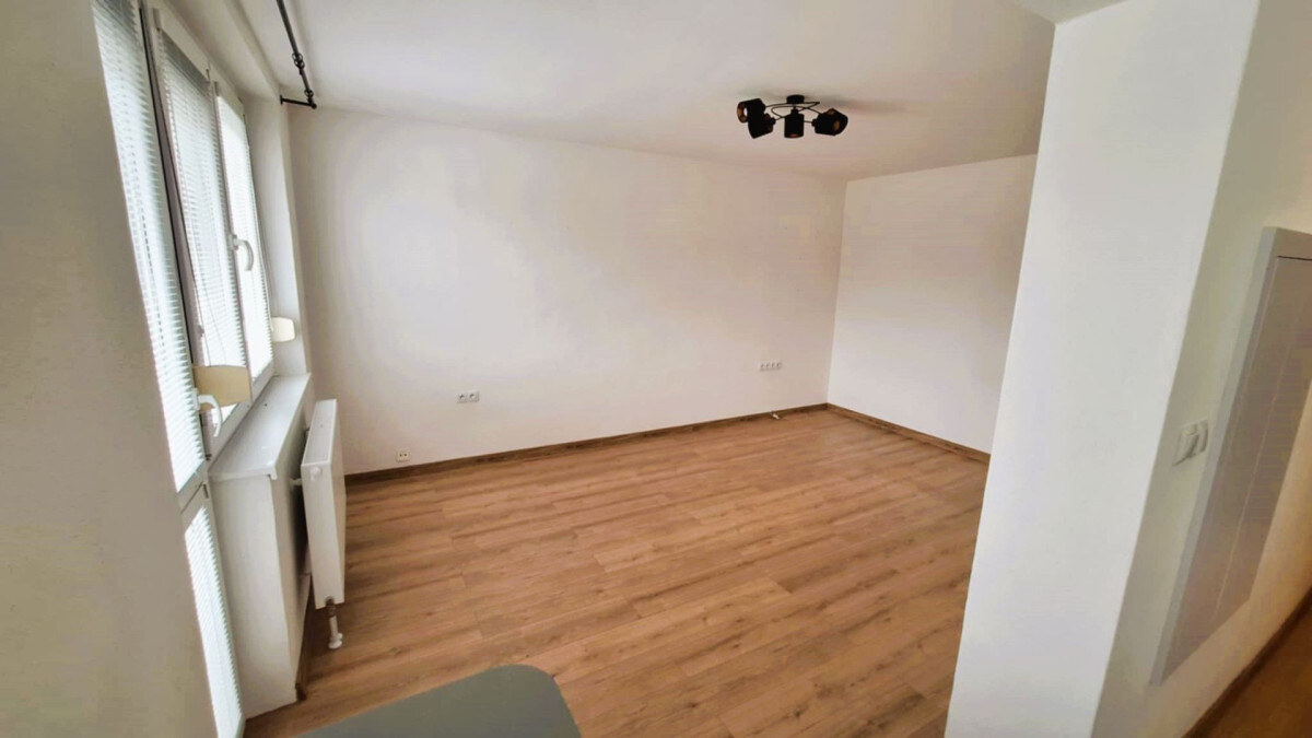 Rezervované...TOP/ Rybany - 2 izbový byt s loggiou a s garážou — foto 4