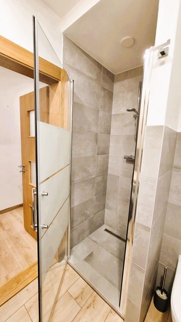 Rezervované...TOP/ Rybany - 2 izbový byt s loggiou a s garážou — foto 12