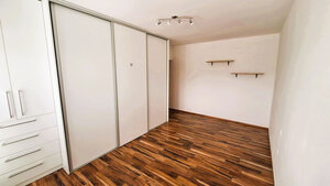 Rezervované...TOP/ Rybany - 2 izbový byt s loggiou a s garážou — foto 8