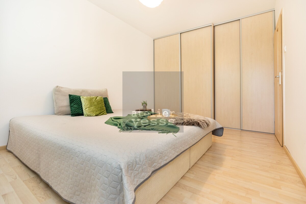 YESSS - Priestranný, kompletne zrekonštruovaný 3-izbový byt s lodžiou a balkónom v pokojnej časti Ružinova – Exnárova ulica — foto 21