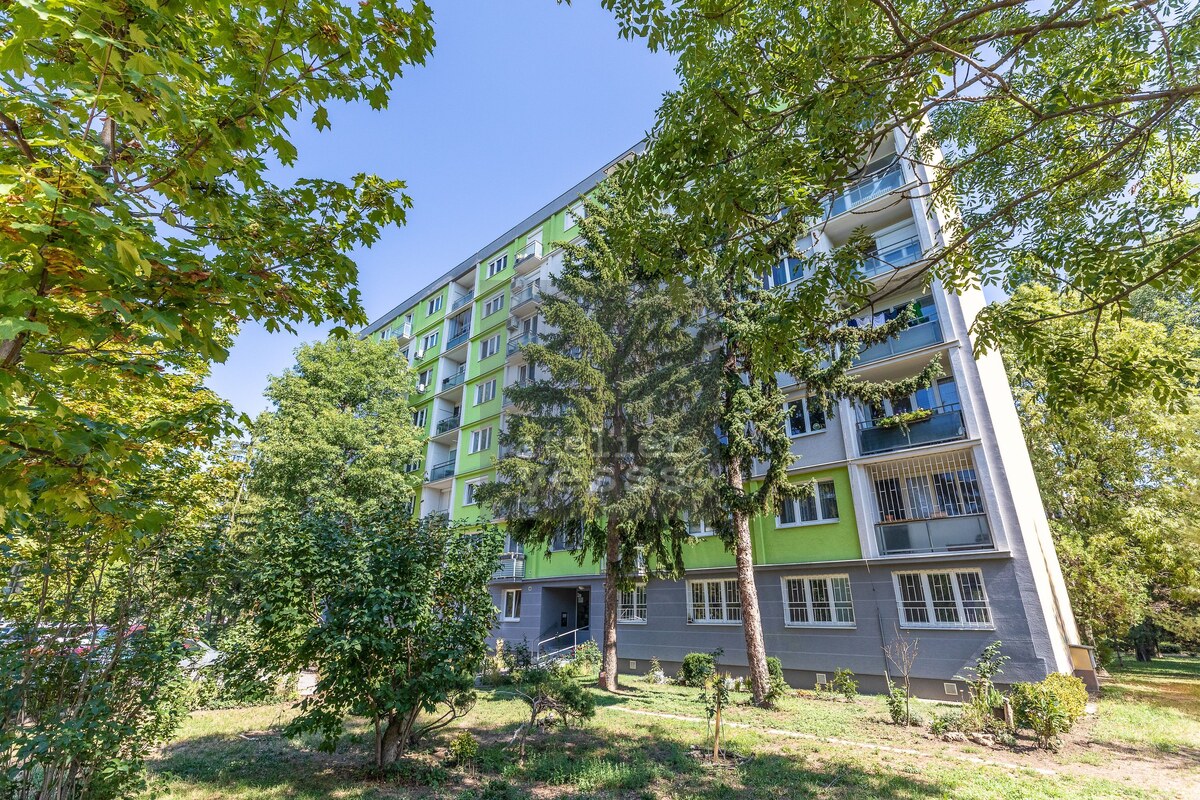 YESSS - Priestranný, kompletne zrekonštruovaný 3-izbový byt s lodžiou a balkónom v pokojnej časti Ružinova – Exnárova ulica — foto 6
