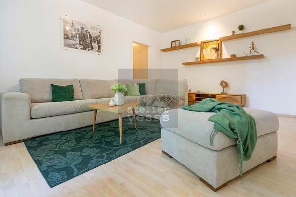 YESSS - Priestranný, kompletne zrekonštruovaný 3-izbový byt s lodžiou a balkónom v pokojnej časti Ružinova – Exnárova ulica