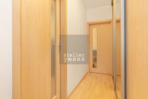 YESSS - Priestranný, kompletne zrekonštruovaný 3-izbový byt s lodžiou a balkónom v pokojnej časti Ružinova – Exnárova ulica — foto 16