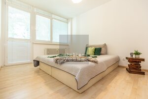 YESSS - Priestranný, kompletne zrekonštruovaný 3-izbový byt s lodžiou a balkónom v pokojnej časti Ružinova – Exnárova ulica — foto 19