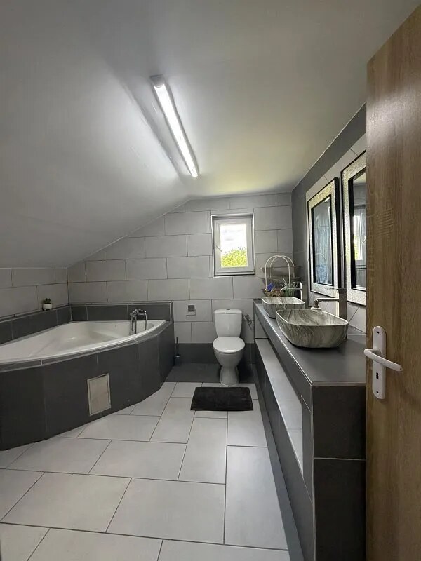 Útulný rodinný dom v obci Milhosť – 5 izieb, pokojné bývanie neďaleko Košíc — foto 20