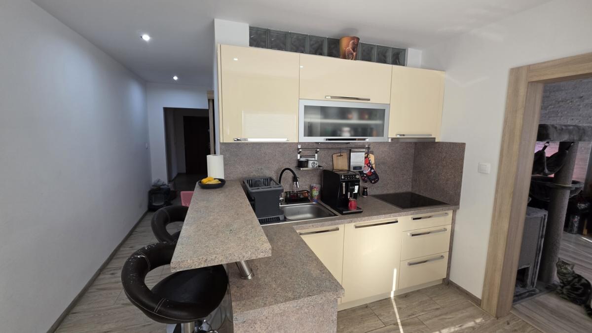 Predám veľký prerobený 2 izbový byt s 2 balkónmi Nábrežná NZ — foto 18