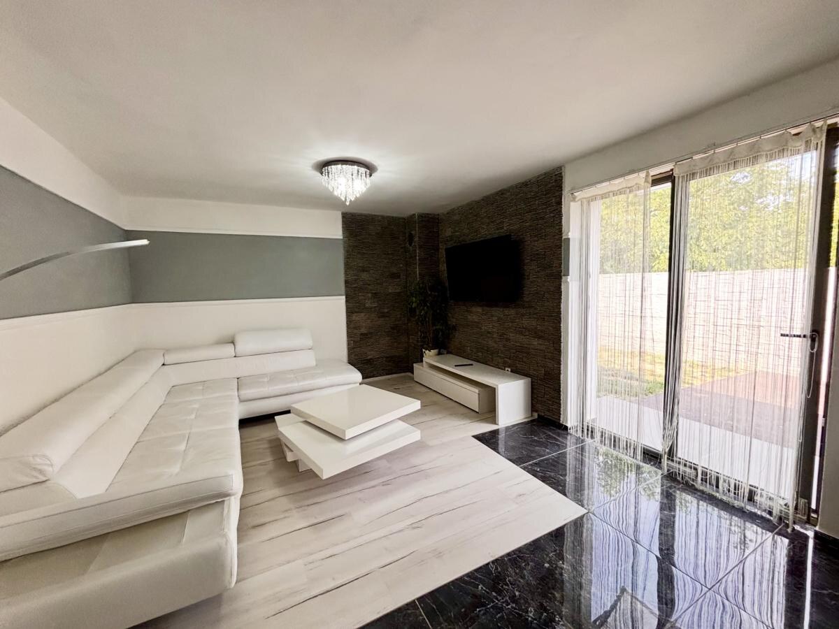 Ponúkame Vám na predaj moderný rodinný dom typu bungalov so samostatnými bytovými jednotkami — foto 11