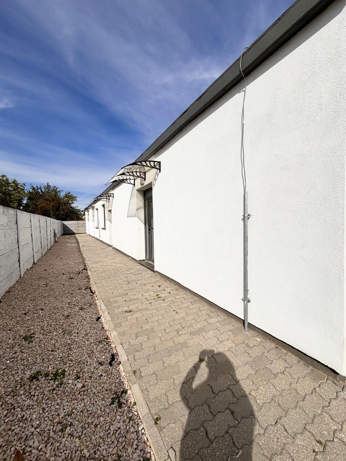 Ponúkame Vám na predaj moderný rodinný dom typu bungalov so samostatnými bytovými jednotkami — foto 27