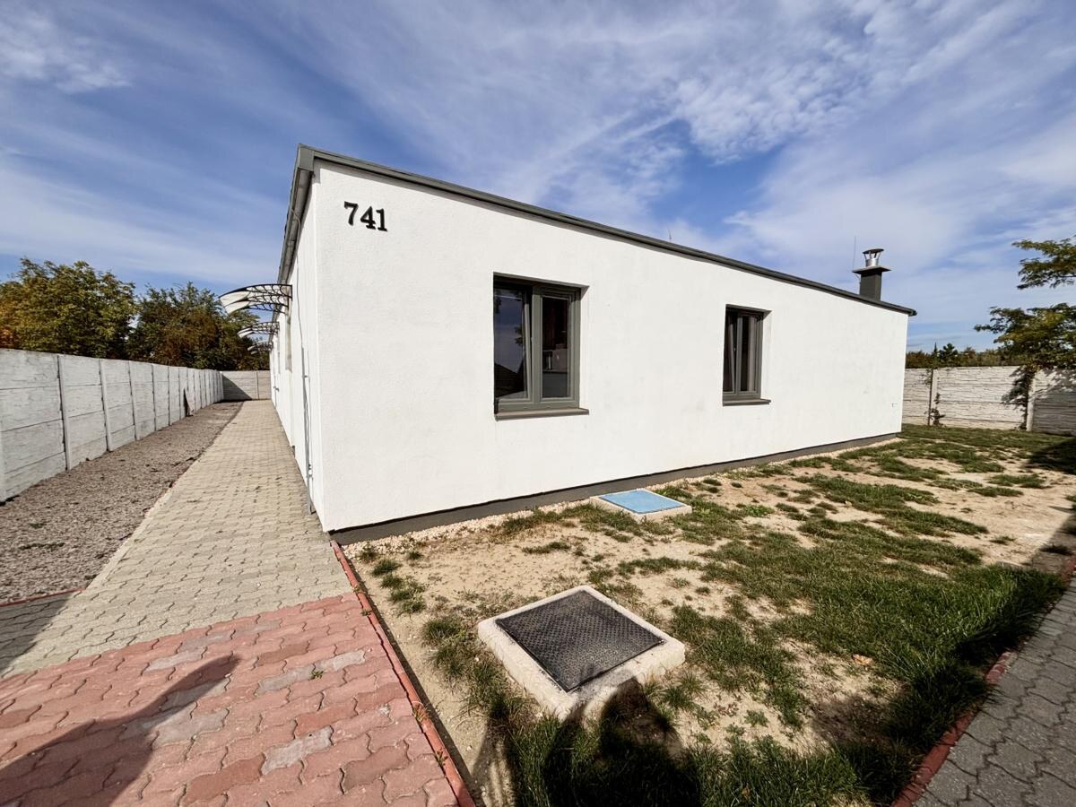 Ponúkame Vám na predaj moderný rodinný dom typu bungalov so samostatnými bytovými jednotkami — foto 28