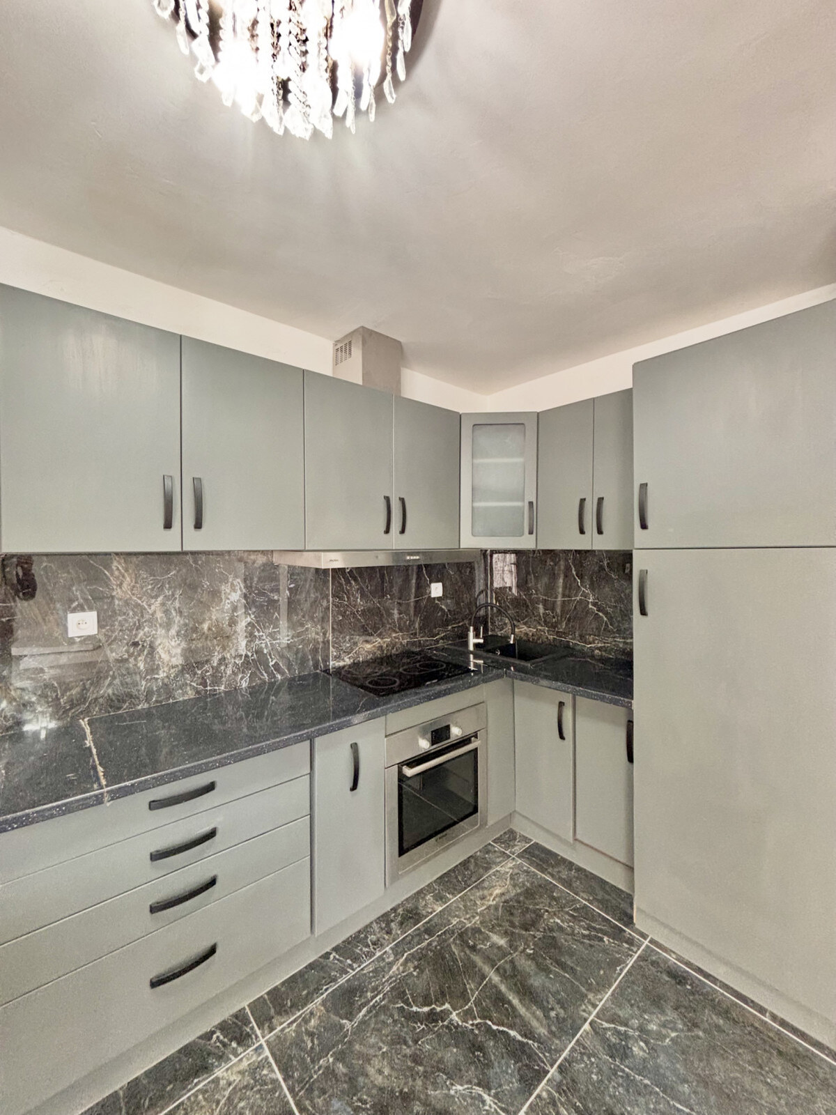 Ponúkame Vám na predaj moderný rodinný dom typu bungalov so samostatnými bytovými jednotkami — foto 3