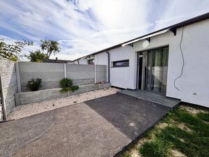 Ponúkame Vám na predaj moderný rodinný dom typu bungalov so samostatnými bytovými jednotkami — foto 23